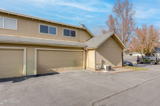 1701 London Circle, Sparks, NV 89431