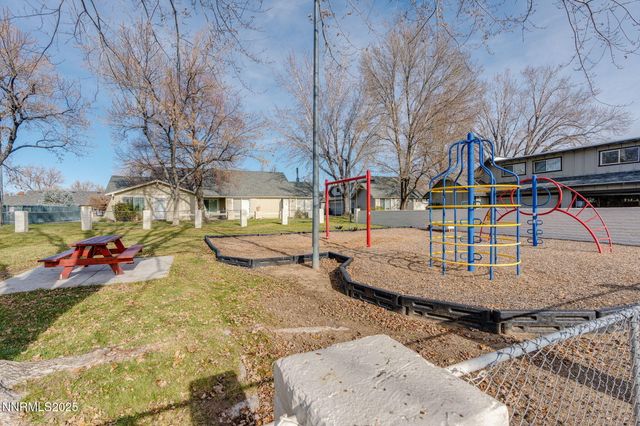 1701 London Circle, Sparks, NV 89431