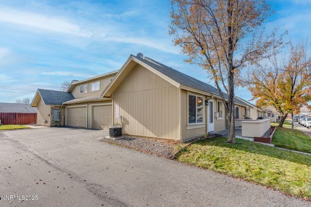 1701 London Circle, Sparks, NV 89431