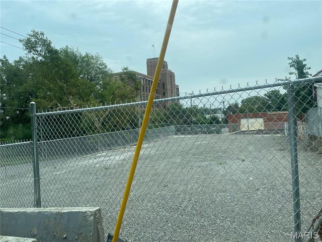 4301 Gravois Avenue, St Louis, MO 63116