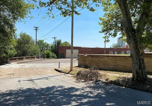 4301 Gravois Avenue, St Louis, MO 63116