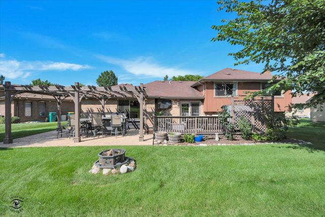 14 Timberline Court, Lemont, IL 60439