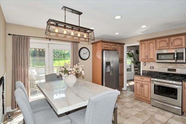 14 Timberline Court, Lemont, IL 60439