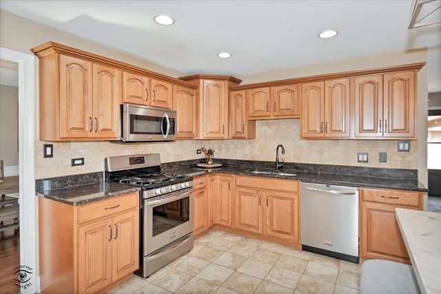 14 Timberline Court, Lemont, IL 60439