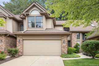5204 Royal Vale Lane, Dearborn, MI 48126