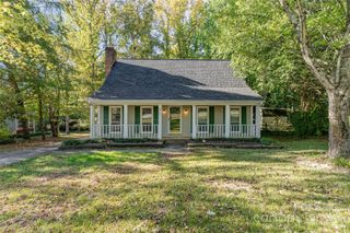 2319 Oak Leigh Drive, Charlotte, NC 28262