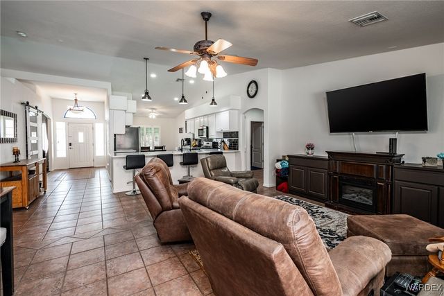 2435 Park Ridge Avenue, Bullhead City, AZ 86429