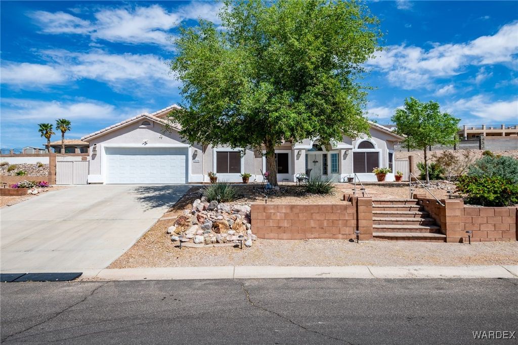 2435 Park Ridge Avenue, Bullhead City, AZ 86429