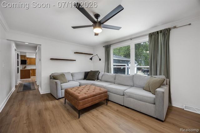 4174 Bunker Avenue, West Bloomfield, MI 48323