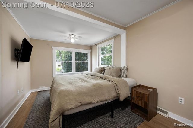 4174 Bunker Avenue, West Bloomfield, MI 48323