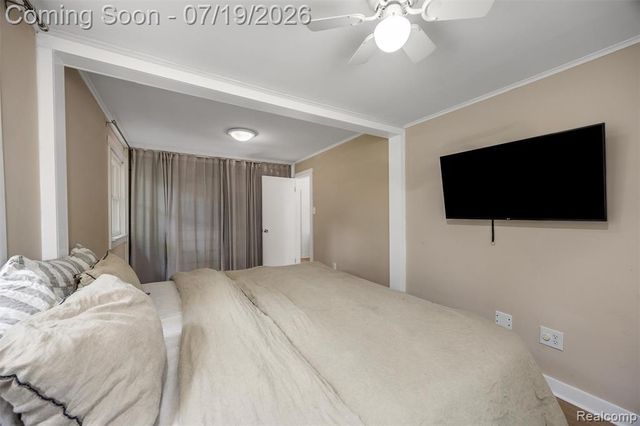 4174 Bunker Avenue, West Bloomfield, MI 48323
