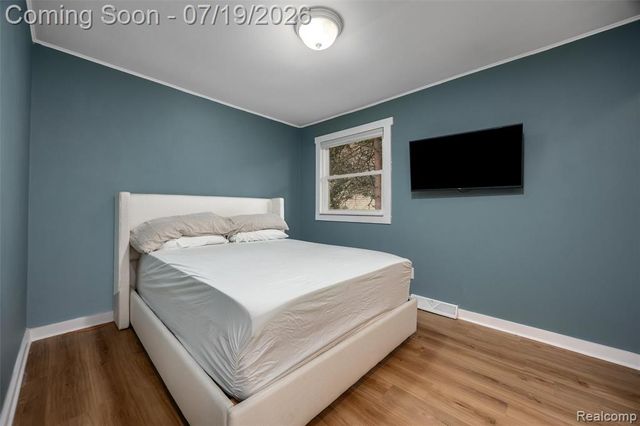 4174 Bunker Avenue, West Bloomfield, MI 48323