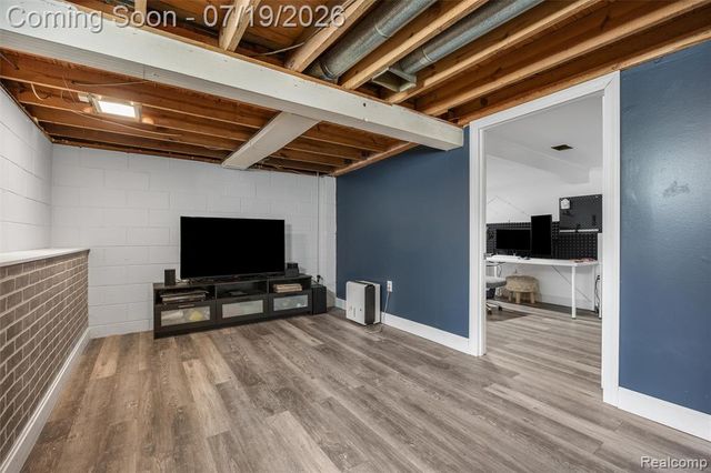 4174 Bunker Avenue, West Bloomfield, MI 48323