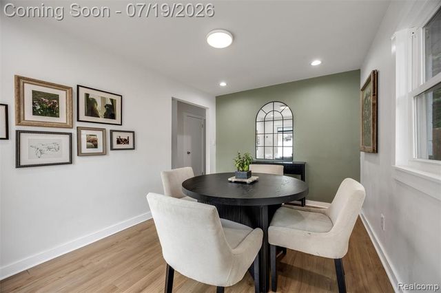 4174 Bunker Avenue, West Bloomfield, MI 48323