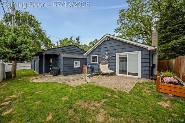 4174 Bunker Avenue, West Bloomfield, MI 48323