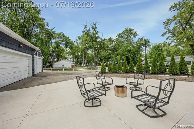 4174 Bunker Avenue, West Bloomfield, MI 48323