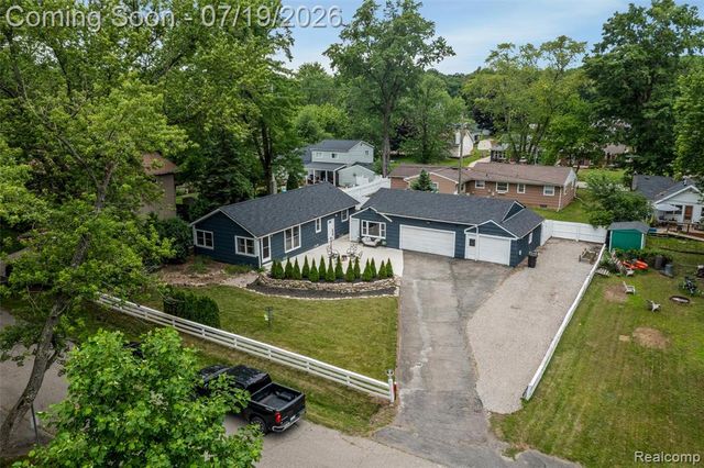 4174 Bunker Avenue, West Bloomfield, MI 48323