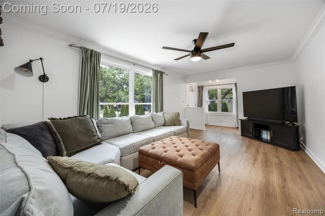4174 Bunker Avenue, West Bloomfield, MI 48323