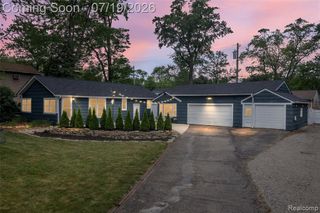 4174 Bunker Avenue, West Bloomfield, MI 48323