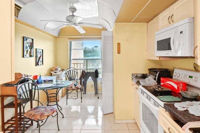 14671 Bonaire Boulevard 410, Delray Beach, FL 33446