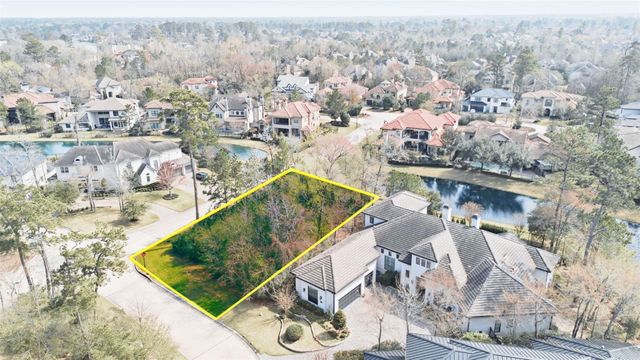 3 S Bayou Club Court, Spring, TX 77389