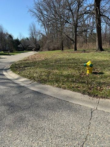 5926 Hunters Ridge Drive, Washington, MI 48094