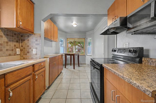 7320 Orchard Avenue, Dearborn, MI 48126