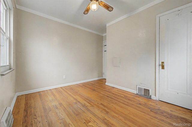 7320 Orchard Avenue, Dearborn, MI 48126