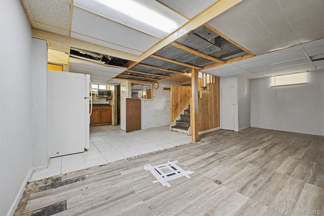 7320 Orchard Avenue, Dearborn, MI 48126