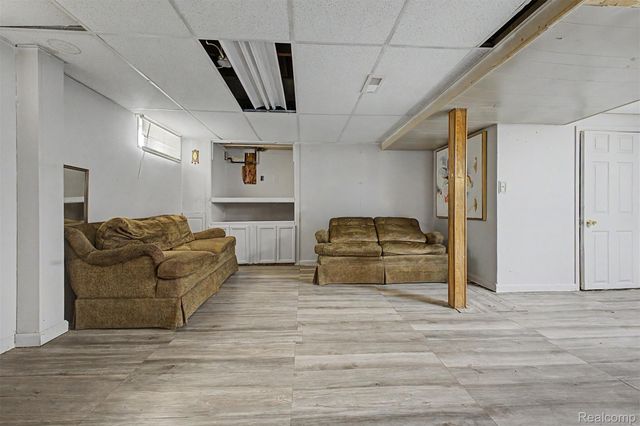 7320 Orchard Avenue, Dearborn, MI 48126