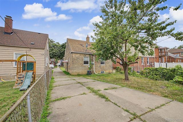 7320 Orchard Avenue, Dearborn, MI 48126