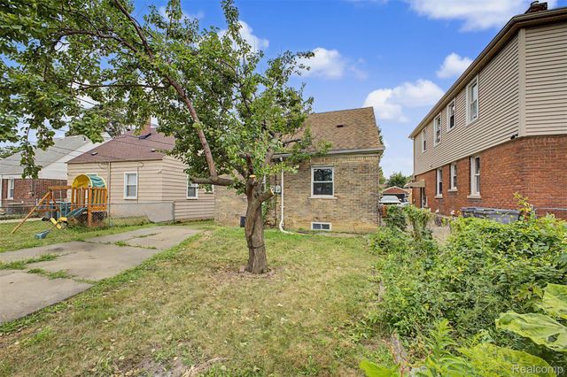 7320 Orchard Avenue, Dearborn, MI 48126