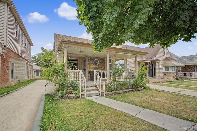 7320 Orchard Avenue, Dearborn, MI 48126