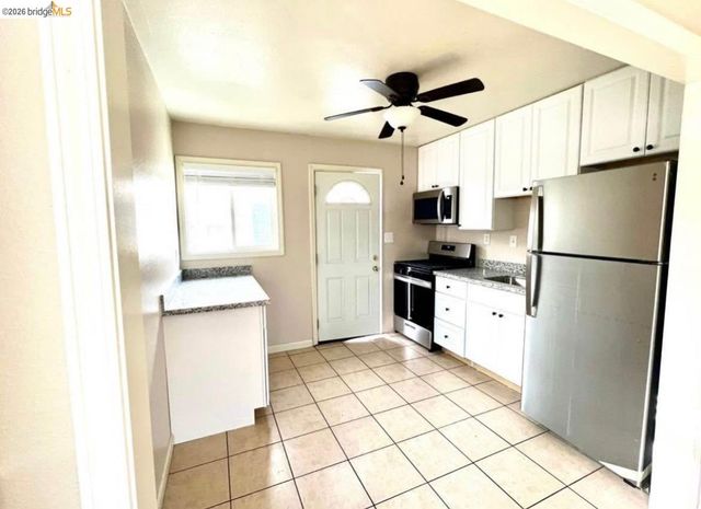 31 Sunset Dr B, Antioch, CA 94509