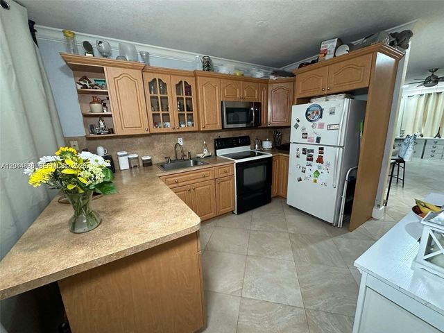 11537 SW 6th Street, Sweetwater, FL 33174