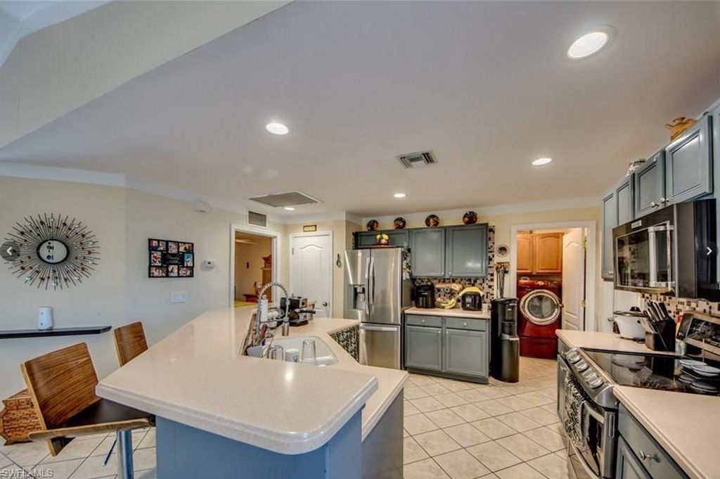 Image 14 of property listing at 2608 Ceitus PKWY, Cape Coral, FL 33991