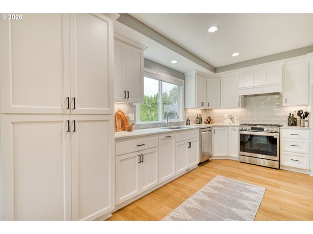 51971 Sw CREEKVIEW Pl, Scappoose, OR 97056
