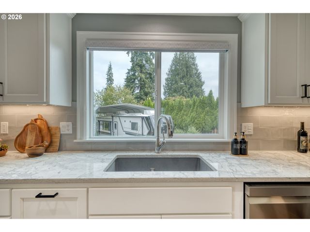 51971 Sw CREEKVIEW Pl, Scappoose, OR 97056