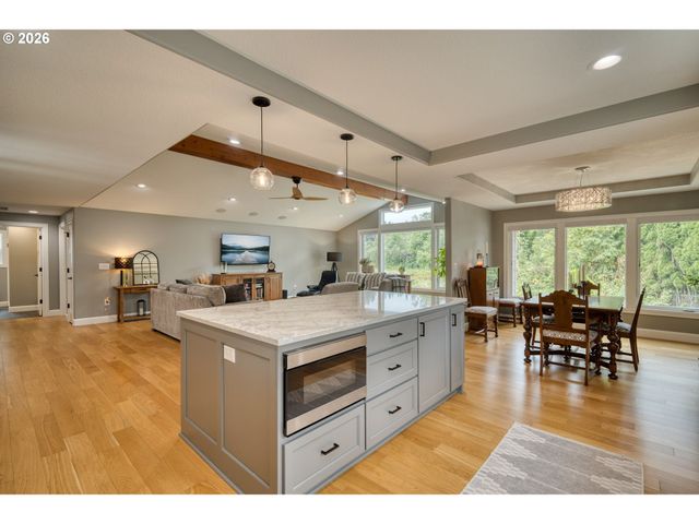 51971 Sw CREEKVIEW Pl, Scappoose, OR 97056
