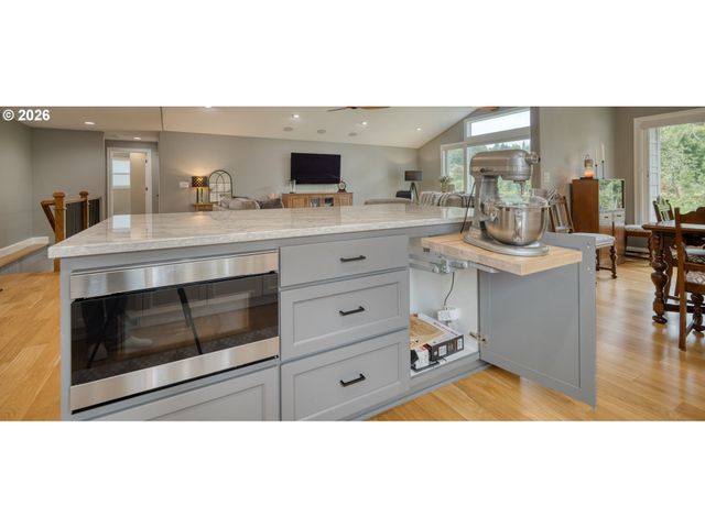51971 Sw CREEKVIEW Pl, Scappoose, OR 97056