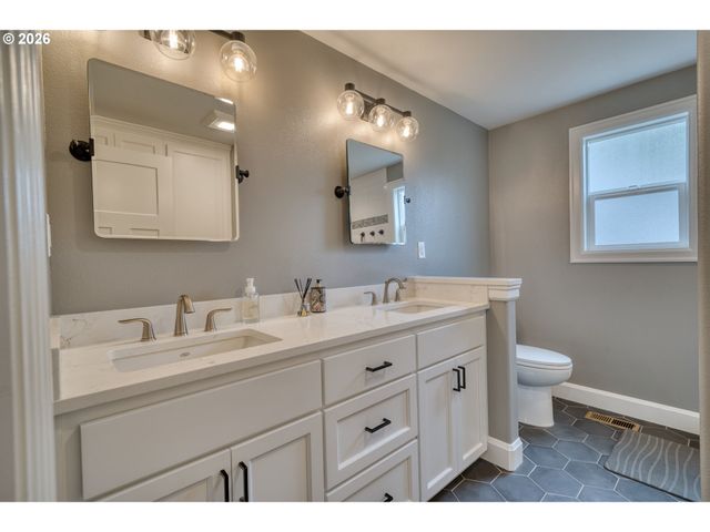 51971 Sw CREEKVIEW Pl, Scappoose, OR 97056