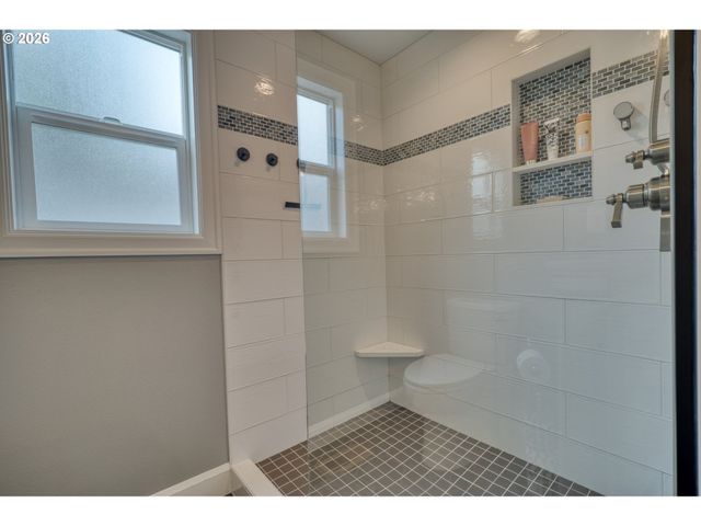 51971 Sw CREEKVIEW Pl, Scappoose, OR 97056