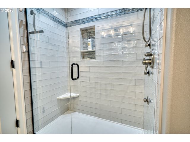 51971 Sw CREEKVIEW Pl, Scappoose, OR 97056