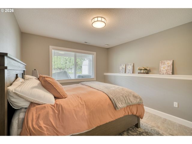 51971 Sw CREEKVIEW Pl, Scappoose, OR 97056