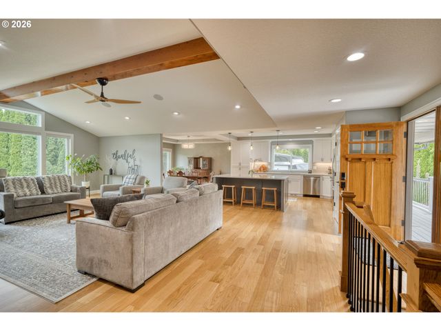 51971 Sw CREEKVIEW Pl, Scappoose, OR 97056