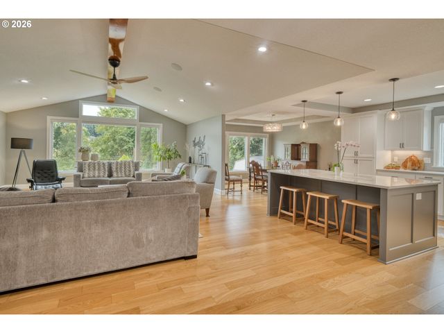 51971 Sw CREEKVIEW Pl, Scappoose, OR 97056
