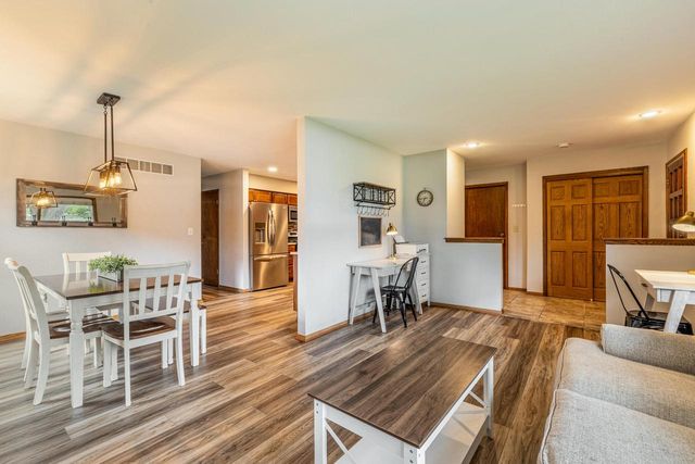 3635 S Greenlawn TERRACE, New Berlin, WI 53151