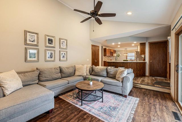 3635 S Greenlawn TERRACE, New Berlin, WI 53151