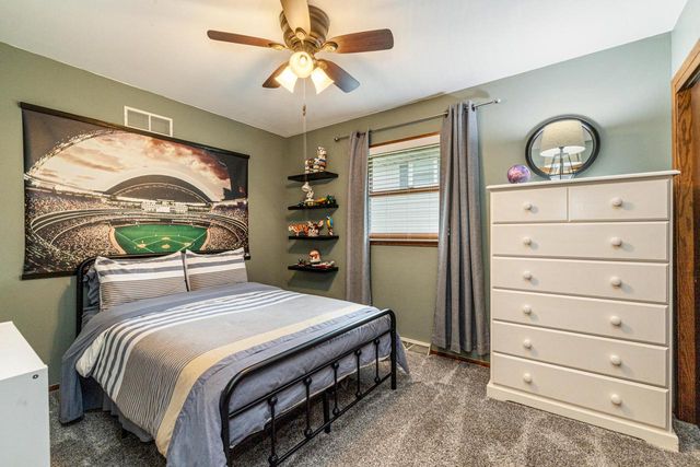 3635 S Greenlawn TERRACE, New Berlin, WI 53151