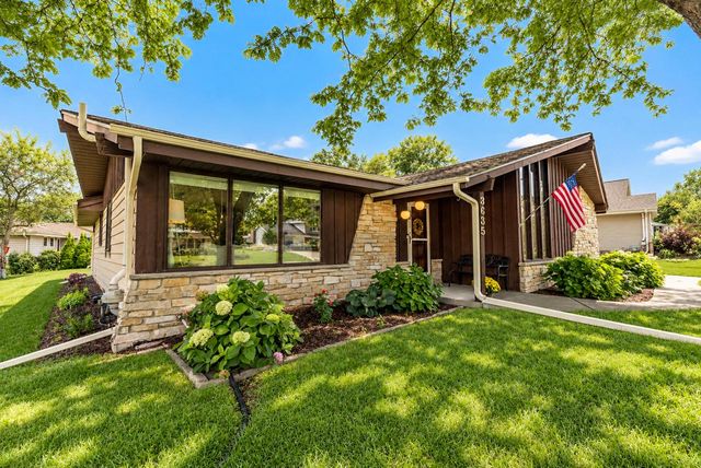 3635 S Greenlawn TERRACE, New Berlin, WI 53151